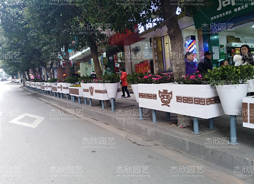 室外花箱道路護(hù)欄，大家一致的選擇！